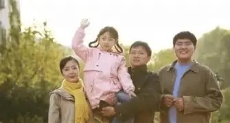舅舅党出现疑似萌骑士新分支使用镰刀